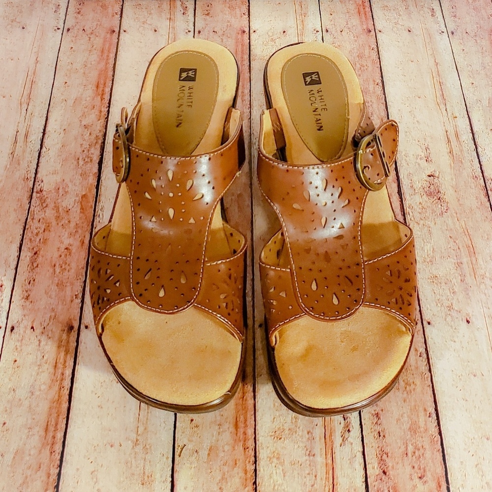 White Mountain Brown Leather Sandals Buckle Wedge
